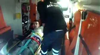 Z.ereğli - Otomobil Aydınlatma Direğine Çarptı: 4 Yaralı