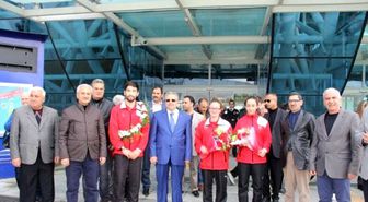 Avrupa Üçüncüsü Sporcuya Coşkulu Karşılama