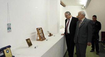 Emekli Başmüfettiş Ödüllerini Sergiledi