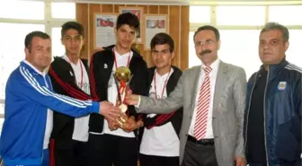 Meslek ve Teknik Anadolu Lisesi Futsal'da Bölge Birincisi Oldu