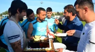 Adana Demirspor'da Şanlıurfaspor Maçı Antrenmanı Öncesi Doğumgünü Kutlaması