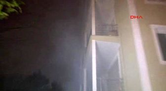 Ambulansa Alınan Sahibini Bırakmadı