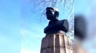 Officials Remove Edward Snowden Statue Snuck Into Nyc Park