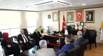 Binali Yıldırım, AK Parti İl Başkanlığı'nı Ziyaret Etti