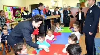 Çerkezköy Polisinden Öğrencilere Hediye