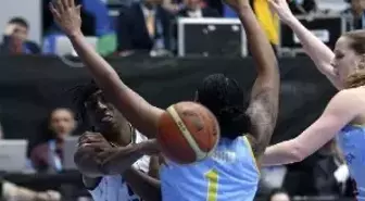 Fenerbahçe: 49 - Zvvz Usk Prague: 62