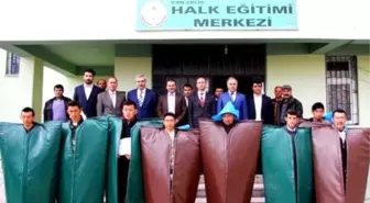 Erciş'te Sürü Yöneticileri Kepenek Giydi