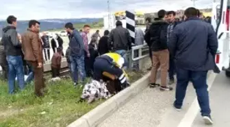 Otomobil Köprüden Uçtu: 2 Ölü