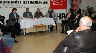 Burhaniye'de CHP'li Meclis Üyeleri Basın Toplantısı Yaptı