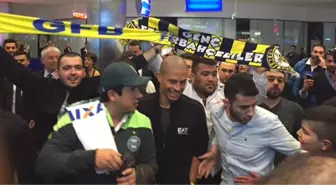 Alex de Souza İstanbul'da Yoğun İlgi Nedeniyle Tuvalete Saklandı