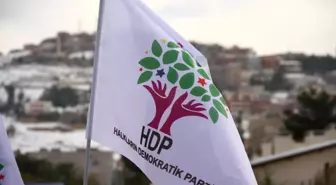 HDP, İzmir'de İki Adayı Listeden Çıkardı