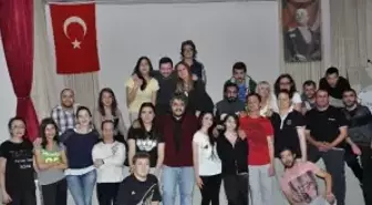 Karesi Belediyesi Kent Tiyatrosu Gün Sayıyor
