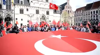 Mechelen'de Dikilmesi Planlanan Ermeni Anıtını Protesto Ettiler