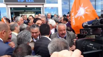 AK Parti Kars Milletvekili Adayları Havaalanında Coşkuyla Karşılandı