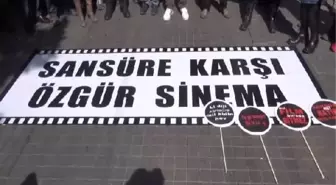 İstiklal Caddesi'nde Sinemacılardan 'Sansüre Karşı Özgür Sinema' Yürüyüşü