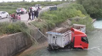 TIR Kanala Uçtu: 1 Yaralı