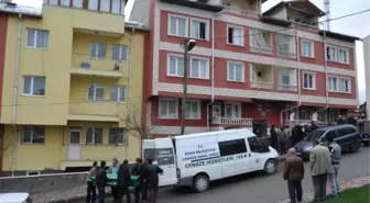 Kombi Bacasından Sızan Gazdan Zehirlenip Öldü