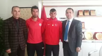 Kaymakam Ermiş Balkan Şampiyonunu Ödüllendirdi