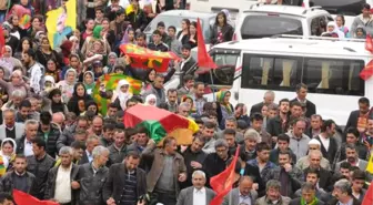 Kobani'de Çatışmada Ölen YPG'li, Hakkari'de Toprağa Verildi