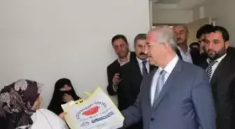Siirt'te Yeni Doğan 17 Bebeğe Kutlu Doğum Altını Takıldı
