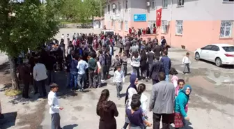 Eğitimciler, Saldırıya Uğrayan Öğretmen İçin Bir Araya Geldi