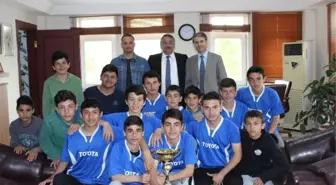 Şampiyon Öğrencilerden Başkan Karakullukçu'ya Ziyaret