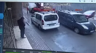 Video) Operator Dies As Crane Topples İn Istanbul