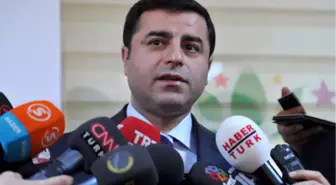 Batıda Çiçek Dağıtanların PKK Yüzsüzlüğü