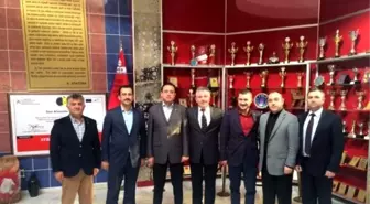 Siyasetçilerden Öğretmenlerine Ziyaret