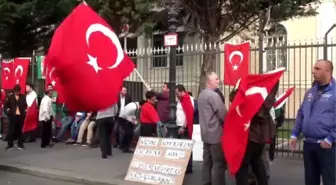 Türkiye'nin Budapeşte Büyükelçiliği Önünde Nöbet