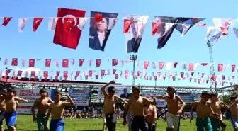 Kahramaraş'ta Kutlu Doğum Şalvar Güreşi Festivali