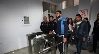 Dü Öğrencileri Yeni Fitness Salonunda Rahatlayacak