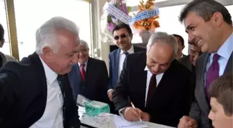 Eski Bakan, MHP'li Adaylara Yolcu Bileti Kesti