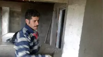 Gündüzleri Sıvacı, Akşamları Milletvekili Adayı