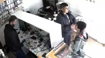 Sadaka Kutusu Hırsızları Güvenlik Kamerasında