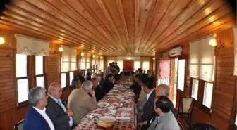 AK Parti Adayları Muhtarlarla Buluştu