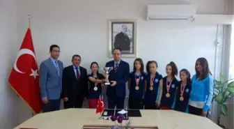 Badminton Şampiyonları Ödüllendirildi