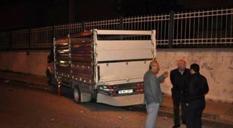 İzmir'de Kaza: 2 Yaralı
