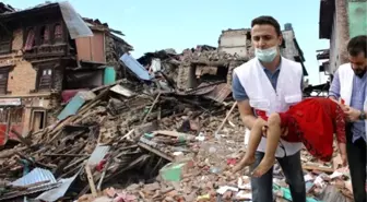 Nepal'de Ölü Sayısı 4 Bini Geçti, Sayı 10 Bine Yükselebilir