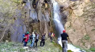 Hakkari'de Kartpostallık Görüntüler Arasında Doğa Yürüyüşü