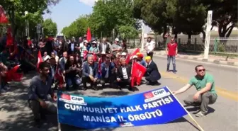 İstanbul'daki Polis Müdahalesine Manisa'dan Oturarak Tepki