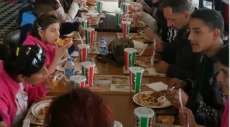 Sbarro ve Popeyes, 300 Çocuğa Ev Sahipliği Yaptı