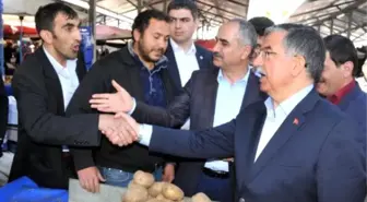 Bakan Yılmaz Esnafı Ziyaret Ederek Oy İstedi