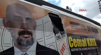 Ağrı Bağımsız Milletvekili Adayı Kaya'ya Miting Sırasında Taşlı Saldırı