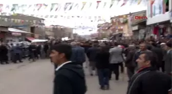 Ağrı'da Bağımsız Milletvekili Adayına Taşlı, Silahlı Saldırı