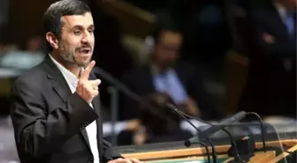 Ahmedinejad'ın Başı Yolsuzluk İddialarıyla Dertte