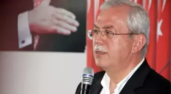 AK Parti Adayı Sarıkaya Seçim Çalışmalarını Sultangazi'de Sürdürdü