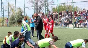 Engelli Öğrencilerden Timsah Yürüyüşlü Gol Sevinci