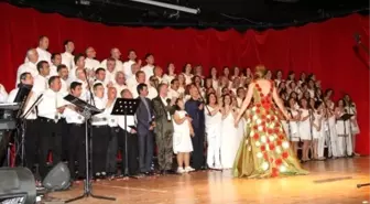 Koristlerden Kıskandıran Performans