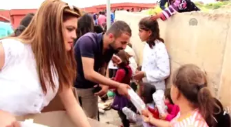 Ezidi Çocuklara Oyuncak Dağıtıldı